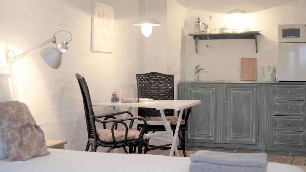 Store Ejlstrup Bed & Breakfast 欧登塞 外观 照片