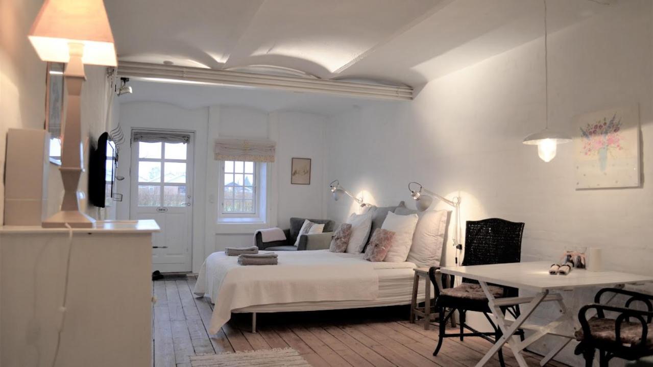 Store Ejlstrup Bed & Breakfast 欧登塞 外观 照片