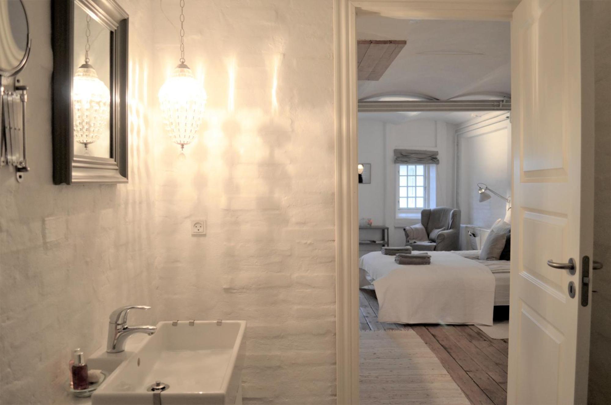 Store Ejlstrup Bed & Breakfast 欧登塞 外观 照片